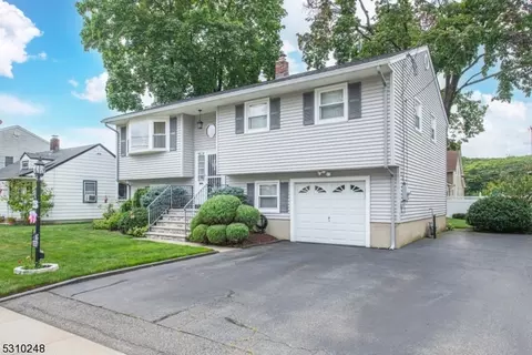 2 Dickens Pl # B, Wanaque Boro, NJ 07420 photo 2