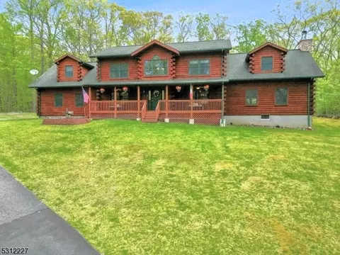 935 Five Points Ln, Newton, NJ 07860