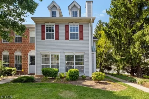 196 Columbus Dr, Franklin Twp, NJ 08823