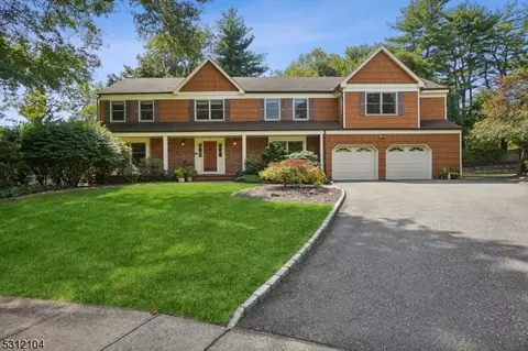 4 Lauri Dr, Florham Park, NJ 07932