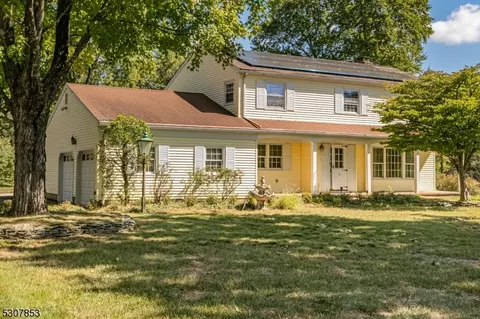 42 Ellis Dr, Montgomery, NJ 08502