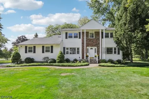 17 Winding Way, Randolph, NJ 07869