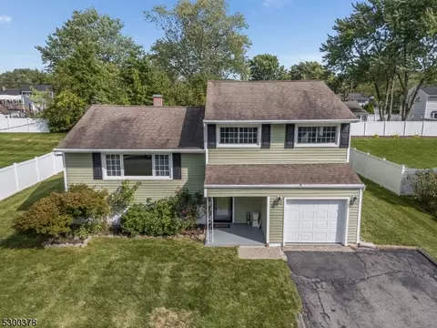 26 Alden Ter, Mount Olive, NJ 07836