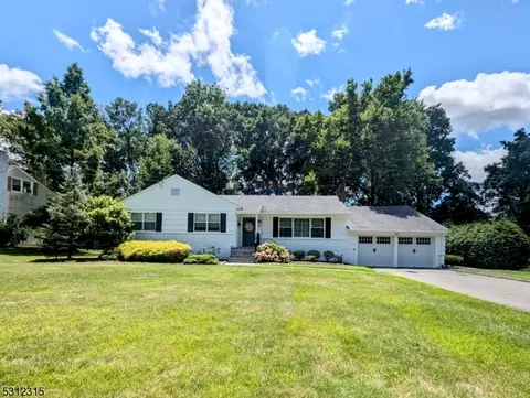 152 Pittsford Way, New Providence, NJ 07974