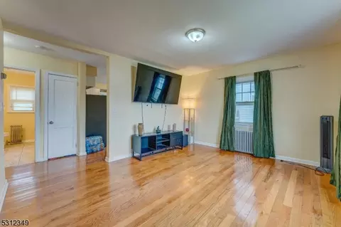 243 N 1st Ave, Manville, NJ 08835