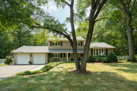 218 Northfield Rd, Long Hill, NJ 07946