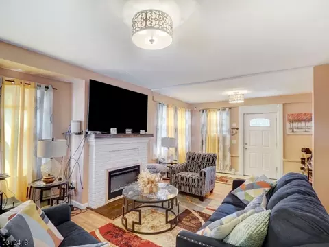 357 Clinton Ave, Plainfield, NJ 07063 photo 3