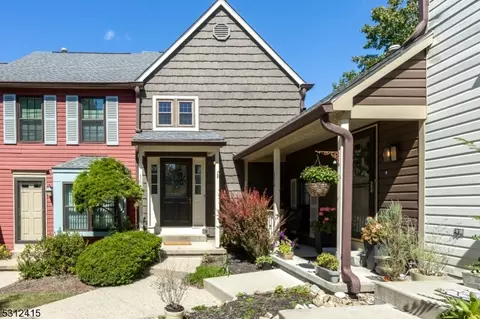 103 Wood Duck Ct, Hackettstown, NJ 07840