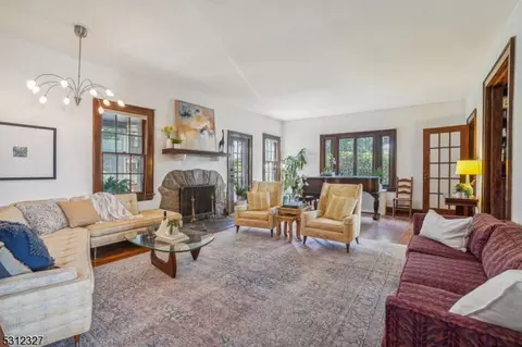 34 Collamore Ter, West Orange, NJ 07052