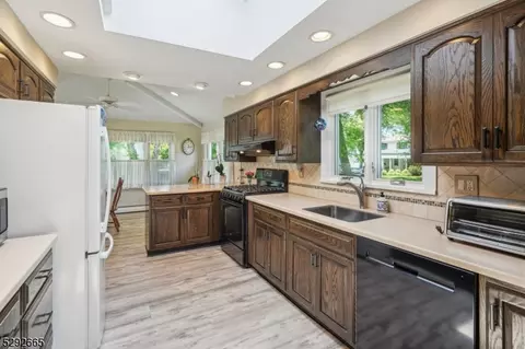 9 Woodside Rd, Springfield, NJ 07081 photo 5