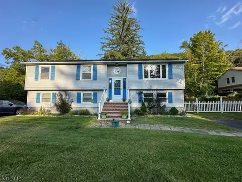 57 Edison Ave, Ogdensburg, NJ 07439