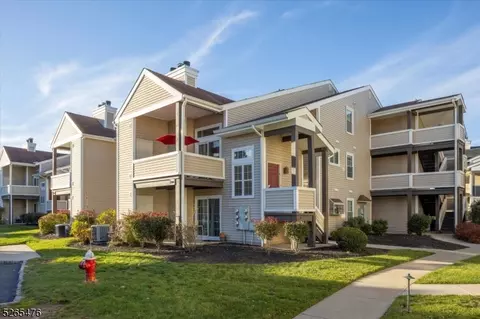 231 Broadmoor Ct UNIT 8, Union, NJ 07083