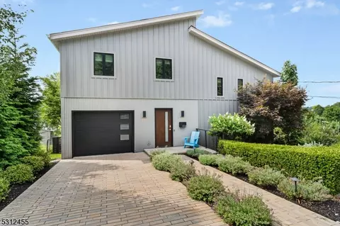 104 Springbrook Trl, Sparta, NJ 07871