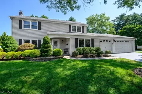 52 Fordham Dr, Aberdeen Twp, NJ 07747