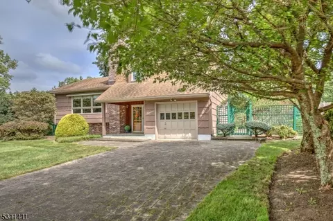 11 Maple Ave, Mendham Boro, NJ 07945 photo 2
