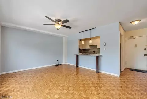 25 Grand Ave, Hackensack, NJ 07601 photo 4
