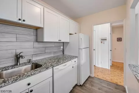 25 Grand Ave, Hackensack, NJ 07601 photo 8