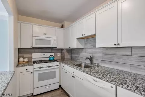 25 Grand Ave, Hackensack, NJ 07601 photo 5