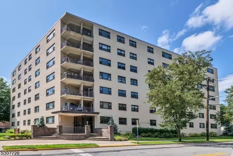 25 Grand Ave, Hackensack, NJ 07601