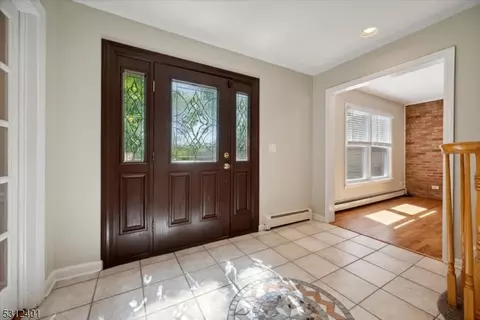 8 Rigby Ct, Wayne, NJ 07470 photo 5