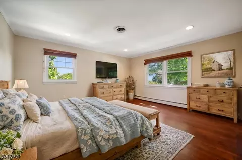 8 Rigby Ct, Wayne, NJ 07470 photo 24