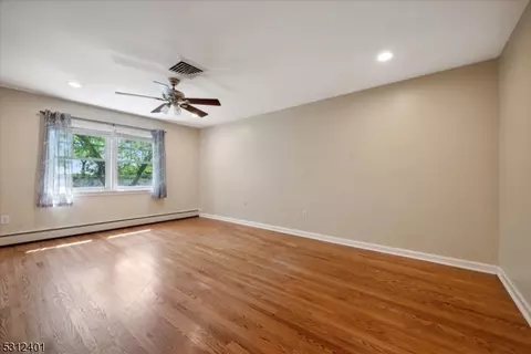 8 Rigby Ct, Wayne, NJ 07470 photo 20