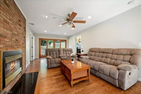 8 Rigby Ct, Wayne, NJ 07470 photo 18