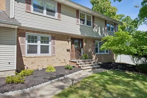 8 Rigby Ct, Wayne, NJ 07470 photo 3