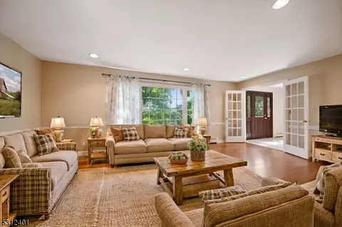 8 Rigby Ct, Wayne, NJ 07470 photo 6