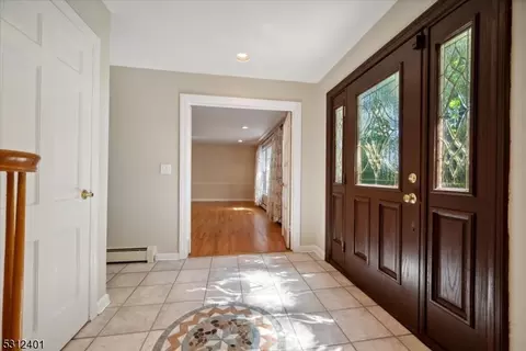 8 Rigby Ct, Wayne, NJ 07470 photo 4