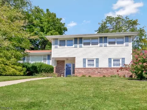 14 King Ct, Wayne, NJ 07470
