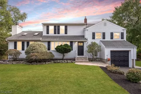 321 Overbrook Rd, Piscataway, NJ 08854