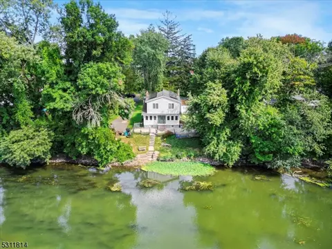 495 Riverside Dr, Wayne, NJ 07470 photo 1