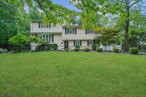 671 Cobh Rd, River Vale, NJ 07675