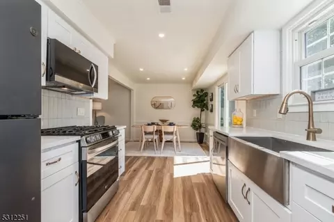 29 Lenape Trl, Washington, NJ 07882