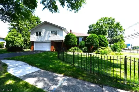 8 Chittenden Rd, Clifton, NJ 07013