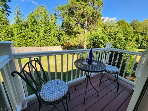 81 Arnot Pl, Paramus, NJ 07652 photo 15