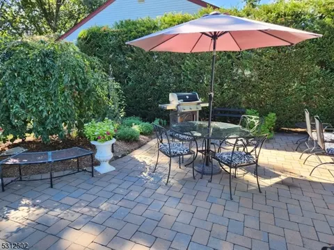 81 Arnot Pl, Paramus, NJ 07652 photo 35