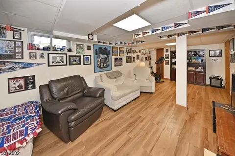 81 Arnot Pl, Paramus, NJ 07652 photo 21