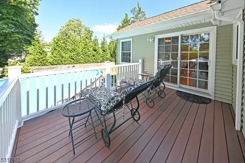 81 Arnot Pl, Paramus, NJ 07652 photo 28