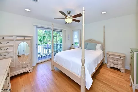 81 Arnot Pl, Paramus, NJ 07652 photo 12