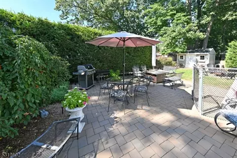 81 Arnot Pl, Paramus, NJ 07652 photo 27