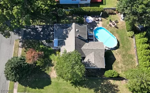 81 Arnot Pl, Paramus, NJ 07652 photo 29