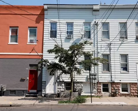 653 4th Ave, Elizabeth, NJ 07202