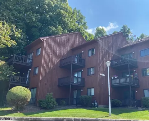 6 Brandywine Dr UNIT 4, Vernon, NJ 07462