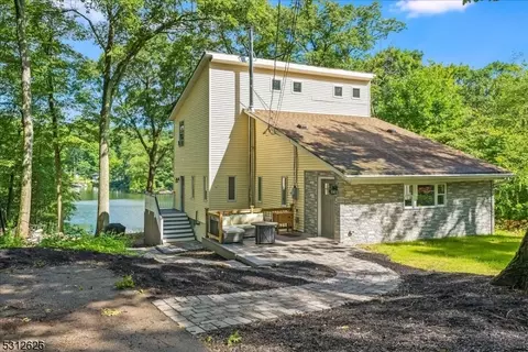 230 Waconia Rd, Vernon Twp, NJ 07422