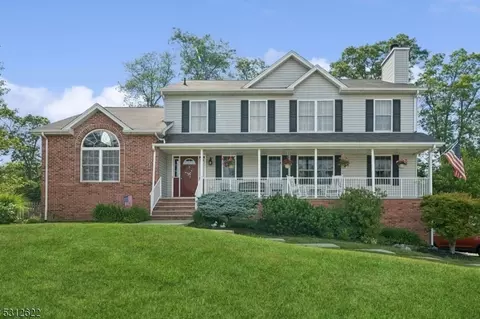 23 Heritage Dr, West Milford, NJ 07480