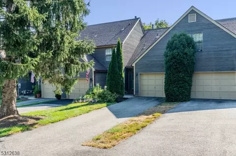 46 Manchester Ln # G, West Milford, NJ 07480
