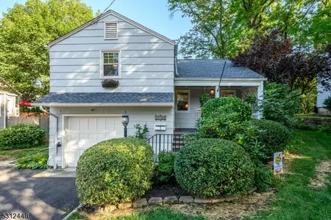 2420 Longfellow Ave, Westfield, NJ 07090
