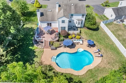 13 Ditmars Cir, Hillsborough, NJ 08844